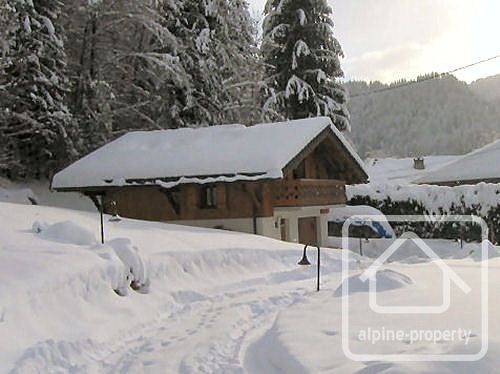 A 3 bedroom chalet on the ski bus route in Montriond  