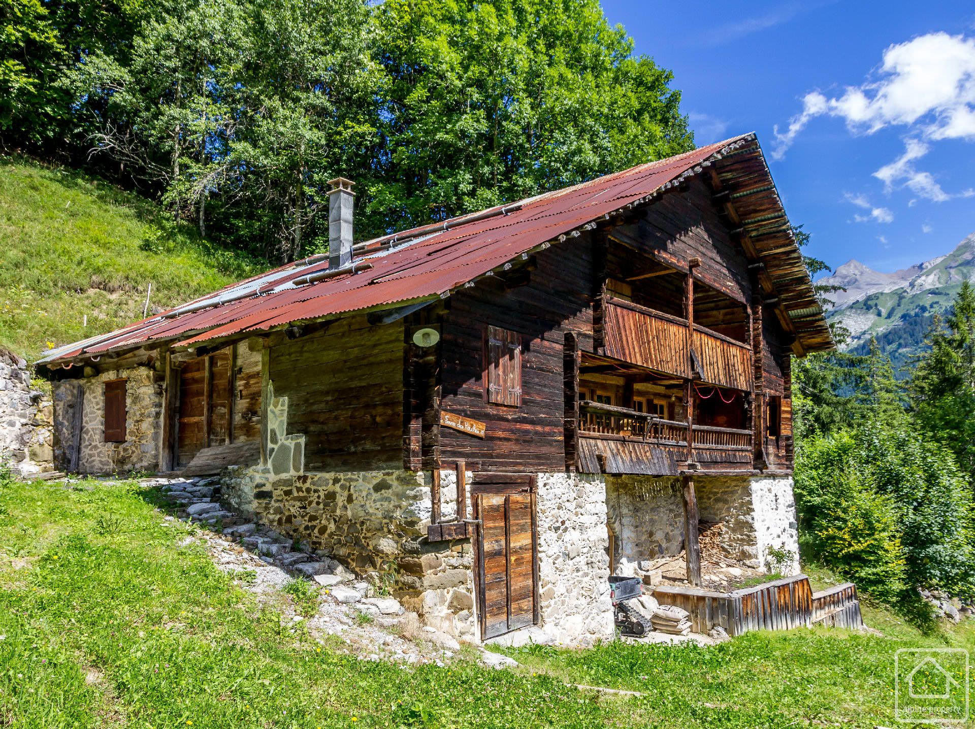 Chalet des Houches Alpine Property, Estate Agent in the French Alps